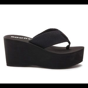 Rocket dog platform flip flop